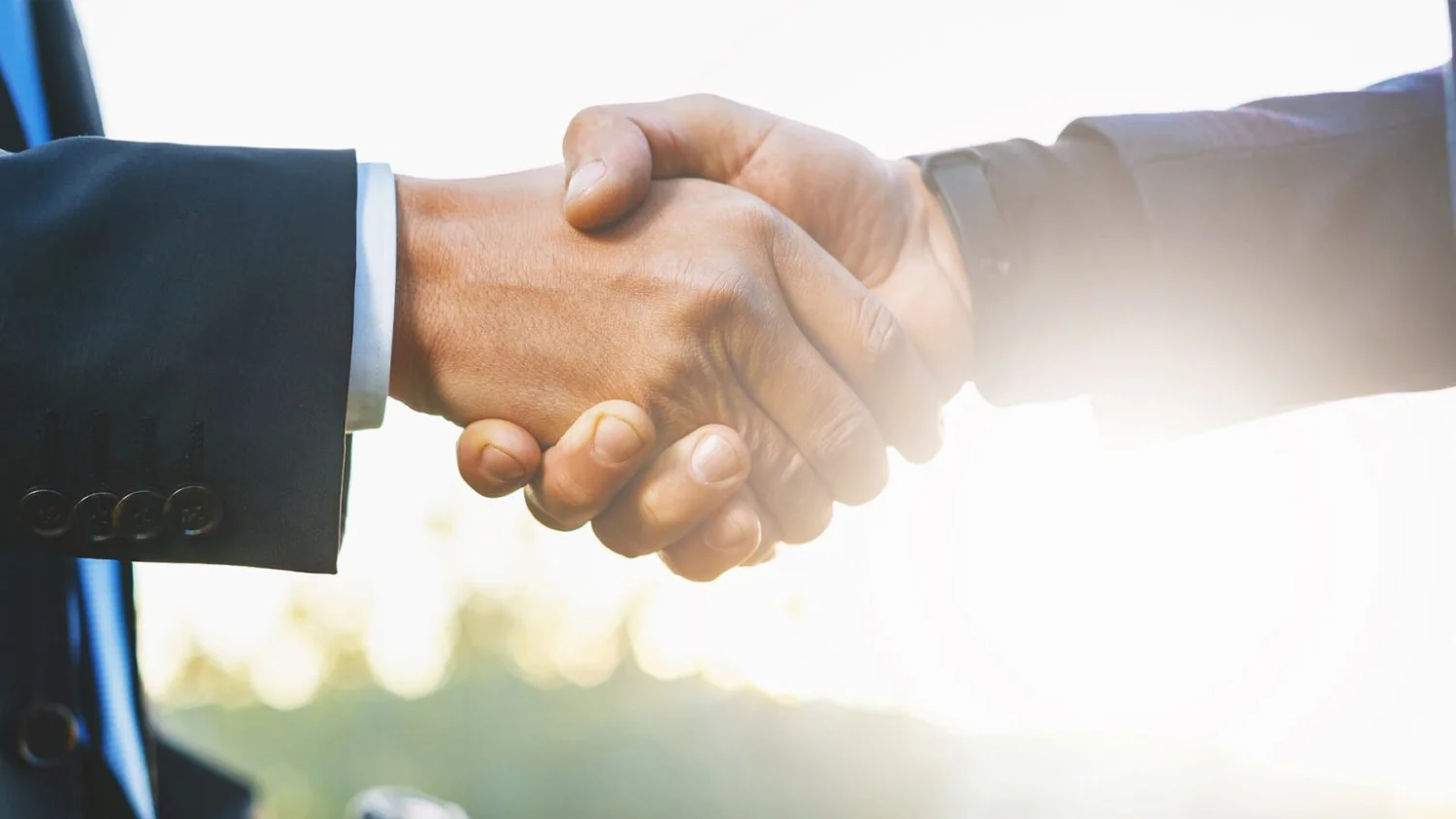 Händeschütteln durch GK-Sales GmbH
